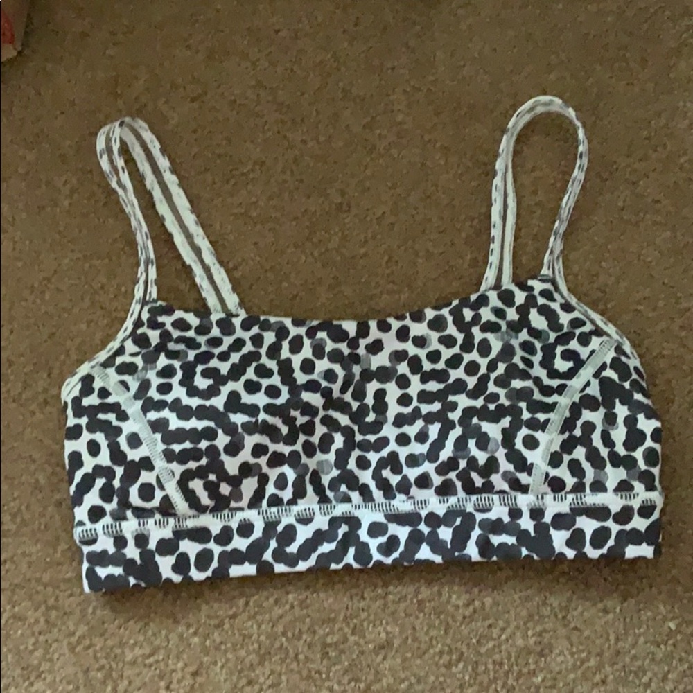 Lululemon sports bra